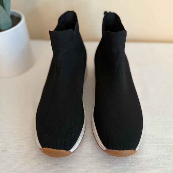 J/SLIDES Urban Sport Black Knit Stretch Slip In Sneakers - Picture 2 of 13